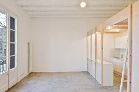 2 dwellings at Tamarit st by Carles Enrich Gimenez