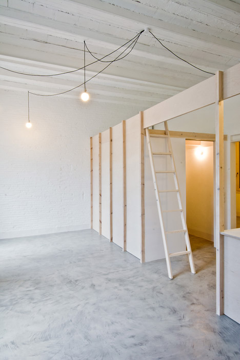 2 dwellings at Tamarit st by Carles Enrich Gimenez