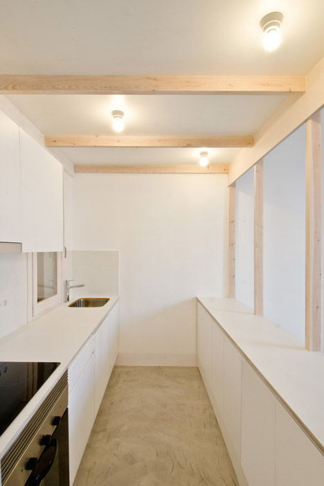 2 dwellings at Tamarit st by Carles Enrich Gimenez
