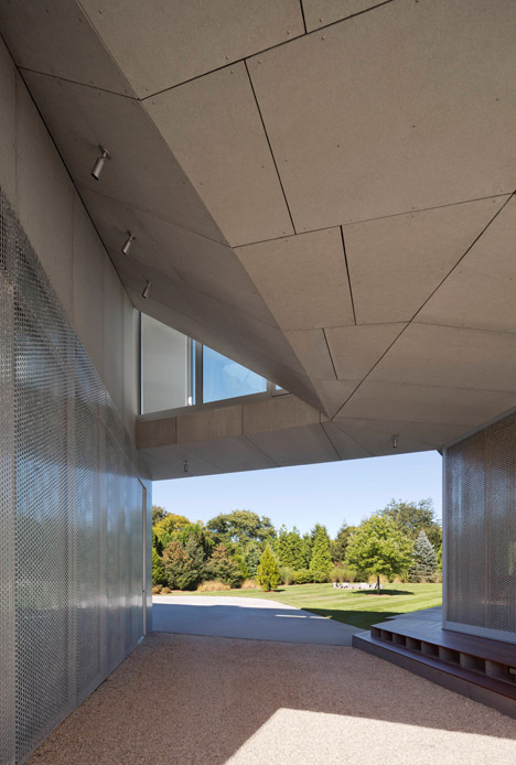 36SML House by Levenbetts