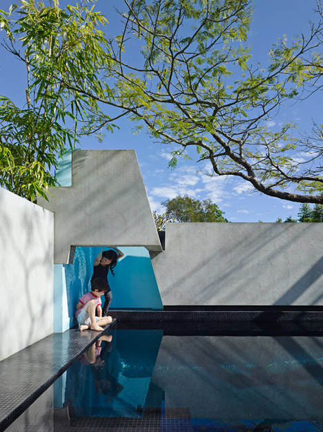 Aperture House by Cox Rayner Architects