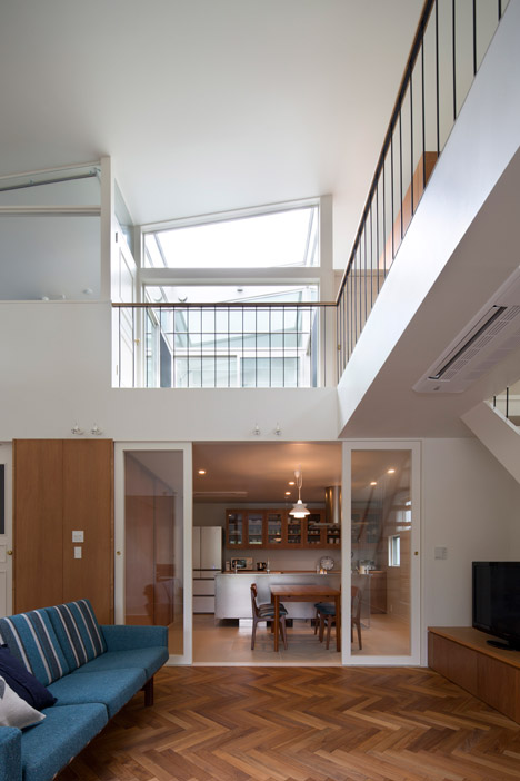 Arch Wall House by Naf Architect & Design