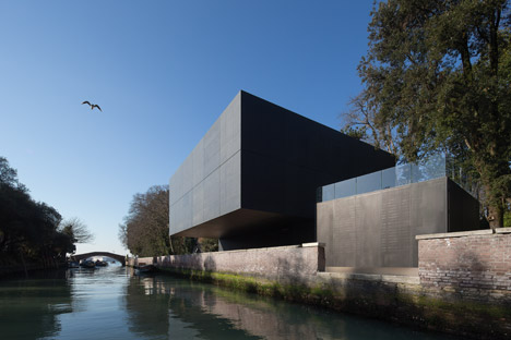 Australian Venice Pavilion by Denton Corker Marshall