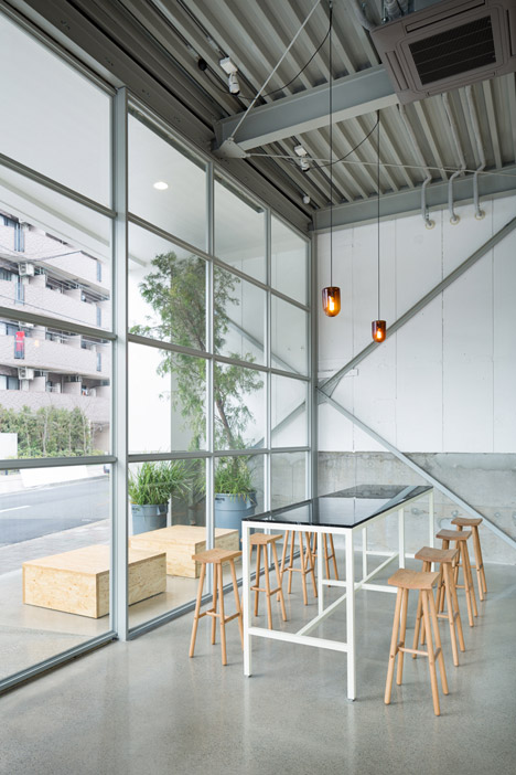 Blue Bottle Coffee Kiyosumi-Shirakawa Roastery & Cafe by Schemata