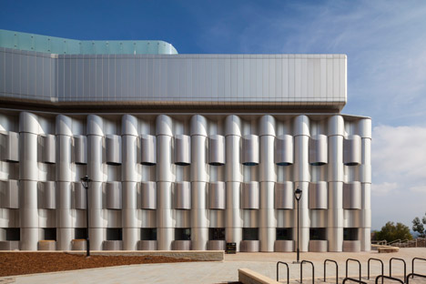 Bristol University lab by Shepperd Robson