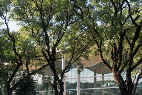 Buenos-Aires-city-hall-by-Foster-and-Partners_dezeen_468_1