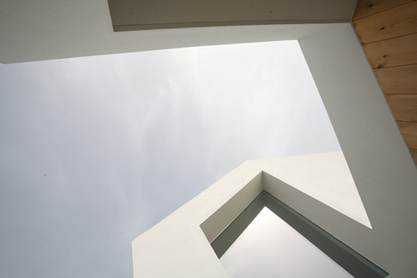 Casa Lela by Oficina de Arquitectura