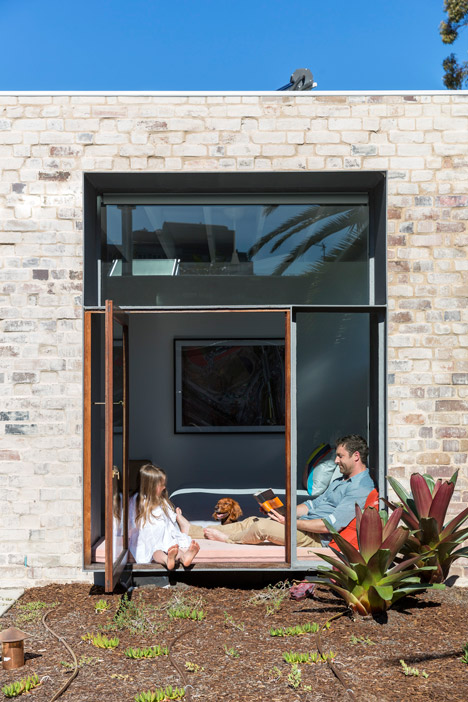 Courtyard House by Aileen Sage Architects