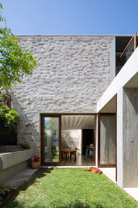 Courtyard House by Aileen Sage Architects
