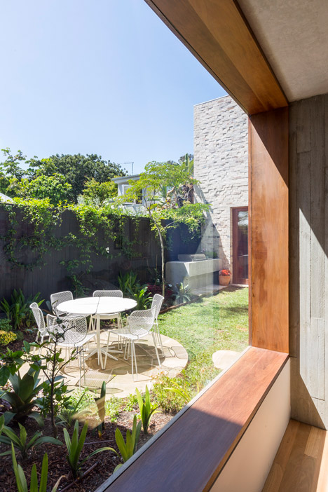 Courtyard House by Aileen Sage Architects