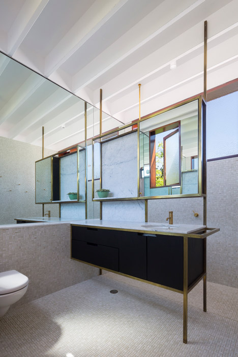 Courtyard House by Aileen Sage Architects