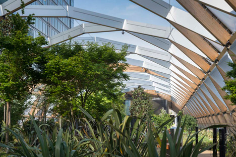 Crossrail Place at Canary Wharf by Foster + Partners
