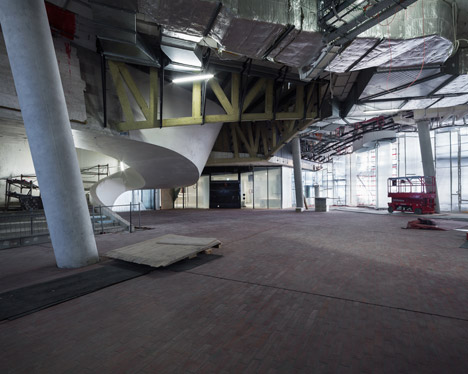 Elphilarmonie by Herzog de Meuron construction photography