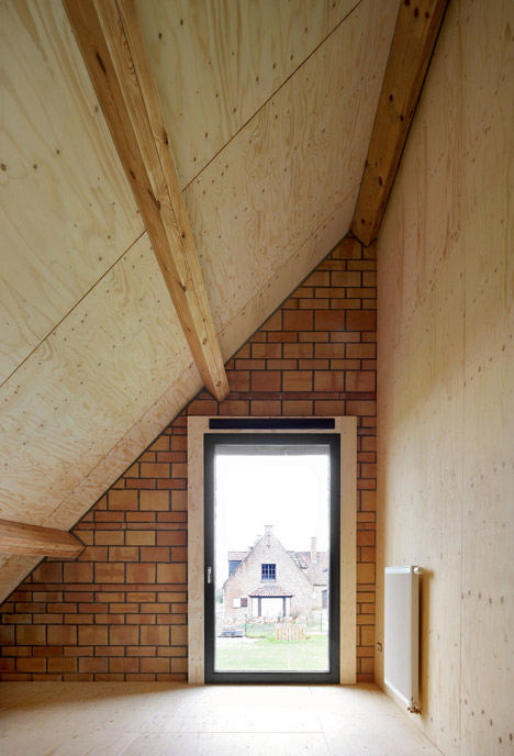 House VR in Belgium by Lezze