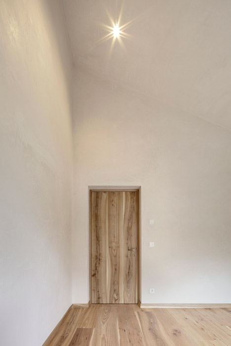 House at Mill Creek by Pedevilla Architecs