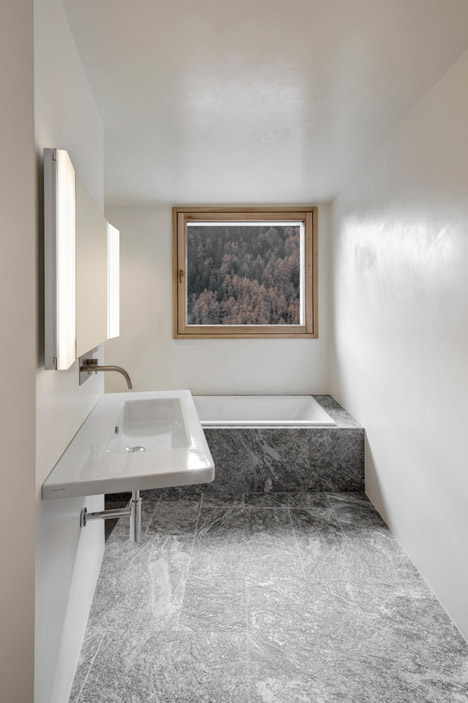 House at Mill Creek by Pedevilla Architecs