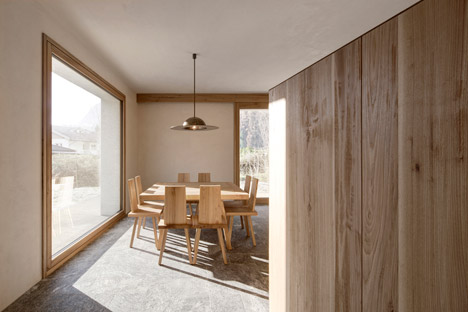 House at Mill Creek by Pedevilla Architecs