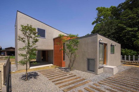 House in Toin by Kazuki Moroe