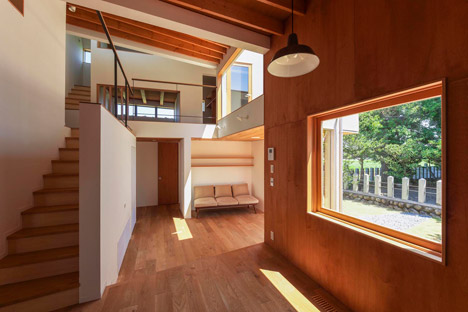 House in Toin by Kazuki Moroe