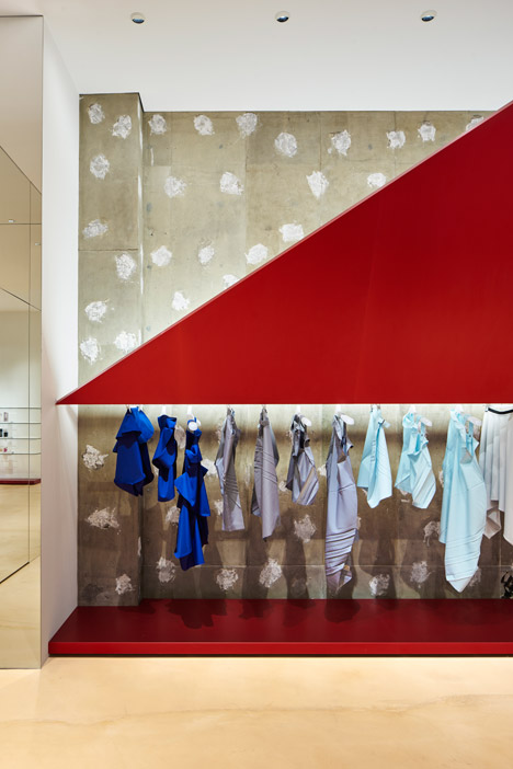 Issey Miyake Marunouchi by Tokujin Yoshioka