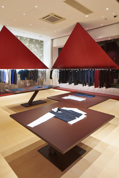 Issey Miyake Marunouchi by Tokujin Yoshioka