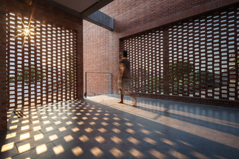 Ngamwongwan house in Bangkok by Jun Sekino