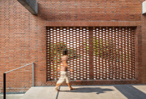 Ngamwongwan house in Bangkok by Jun Sekino