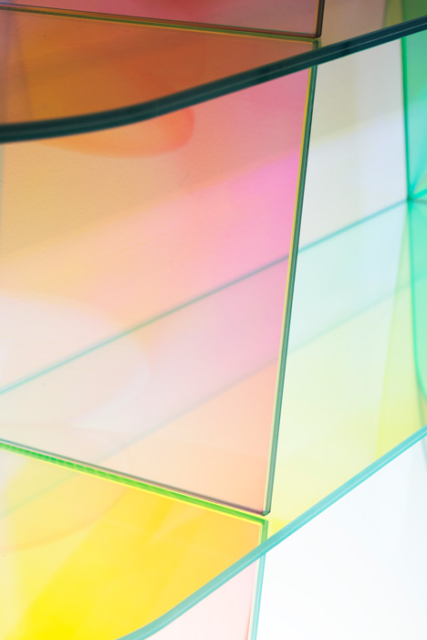 Patricia Urquiola Shimmer shelves Glas Italia