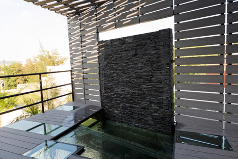 Project La Capsula by Noborders Collective