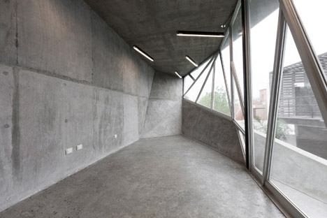 Project La Capsula by Noborders Collective