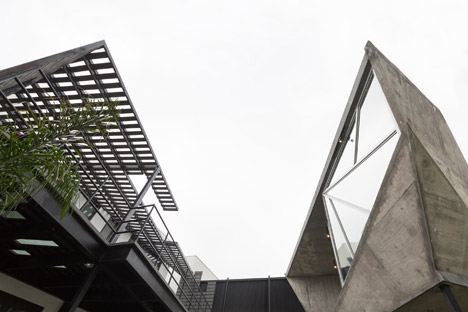 Project La Capsula by Noborders Collective