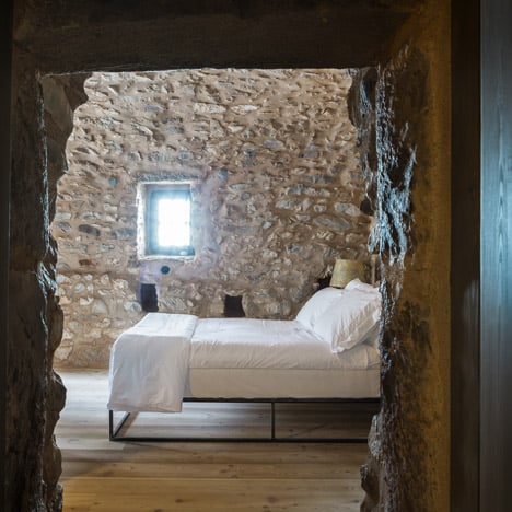 Tainaron Blue Retreat by Kostas Zouvelos + Kassiani Theodorakakou