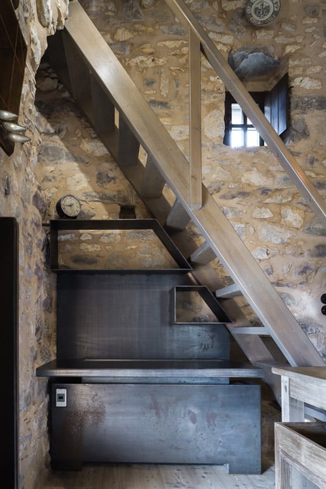 Tainaron Blue Retreat by Kostas Zouvelos + Kassiani Theodorakakou