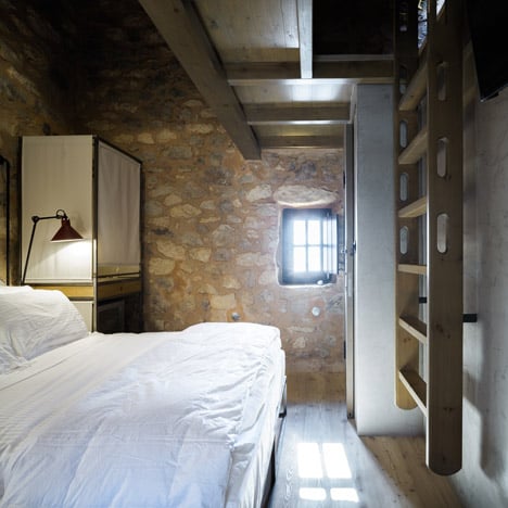 Tainaron Blue Retreat by Kostas Zouvelos + Kassiani Theodorakakou