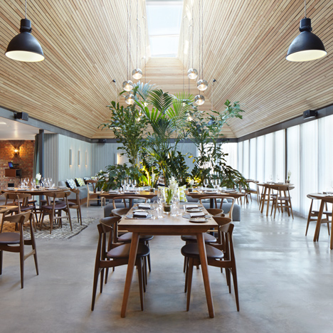 The Woodspeen restaurant and cookery school by Softroom Architects
