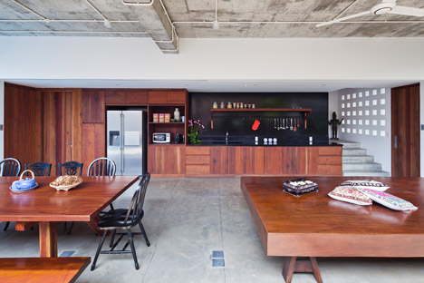 Tropical Suburb House by MM Architects
