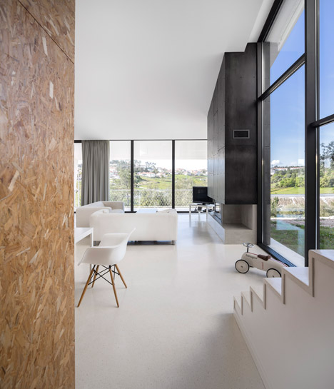 Vidigal House by Contaminar Arquitectos