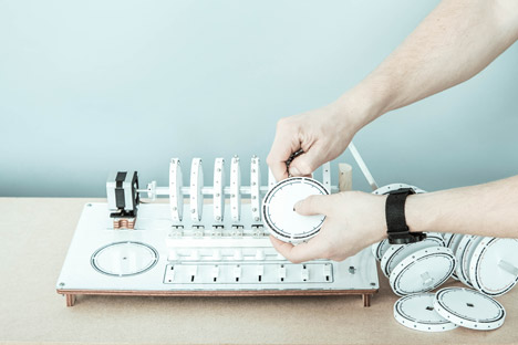 XOXX_Composer_Drum_Machine_by_Axel_Bluhme_dezeen_468_1