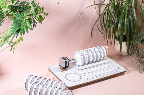 XOXX_Composer_Drum_Machine_by_Axel_Bluhme_dezeen_468_12
