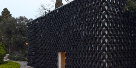 Tsibi Geva hides Israel’s Venice biennale pavilion behind a wall of used tyres