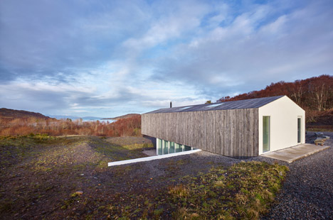 Beach House by Dualchas Architects