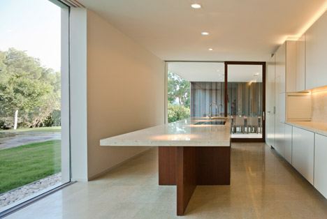 Casa El Bosque by Ramon Esteve Estudio