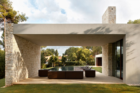 Casa El Bosque by Ramon Esteve Estudio