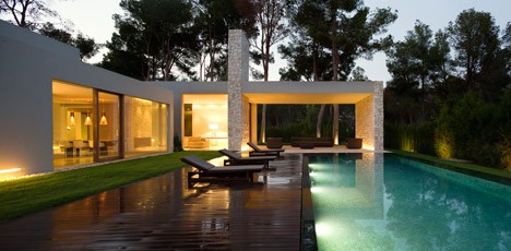 Casa El Bosque by Ramon Esteve Estudio