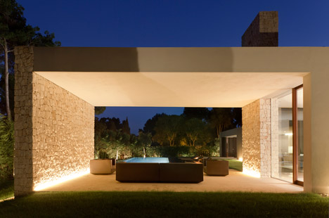 Casa El Bosque by Ramon Esteve Estudio