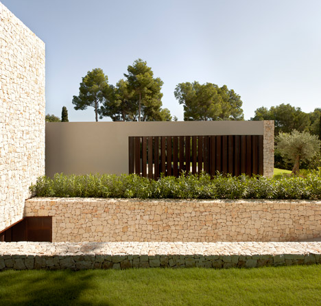 Casa El Bosque by Ramon Esteve Estudio