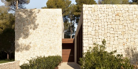 Casa El Bosque by Ramon Esteve Estudio