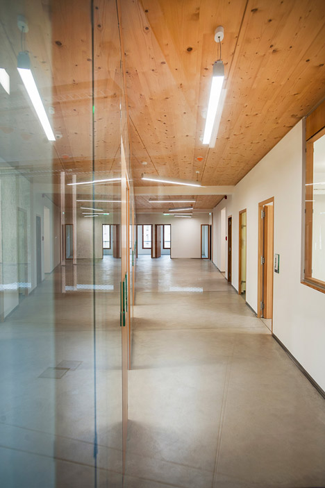 Centre du Mouvement Écologique by Steinmetzdemeyer
