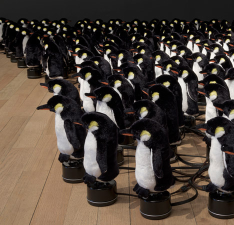 Daniel-Rozin_penguins_dezeen_468_4