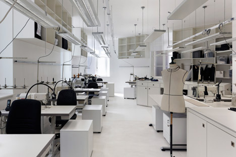 Dior-Men-offices-in-Paris-by-Antonio-Virga-Architecte_dezeen_468_12